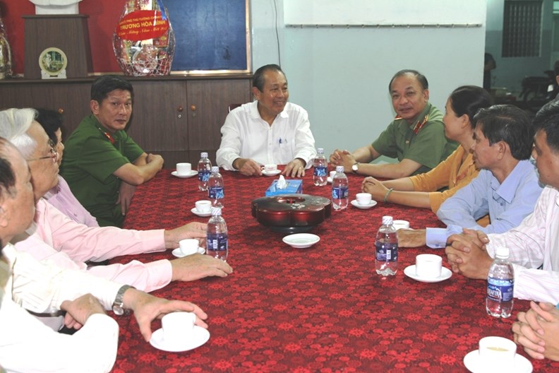 Phó Thủ tướng Thường trực chúc Tết Công an quận Tân Bình - ảnh 1